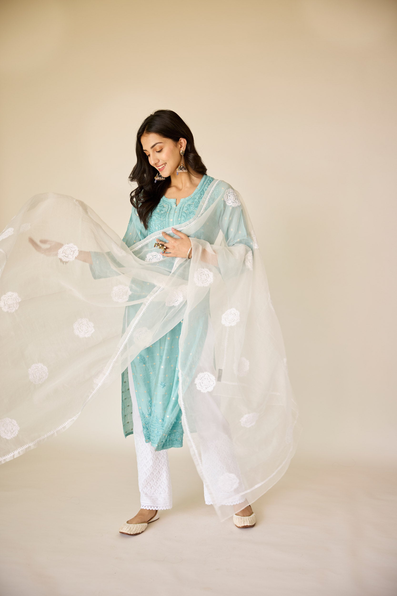 Phool White Organza Hand Embroidered Chikankari Dupatta