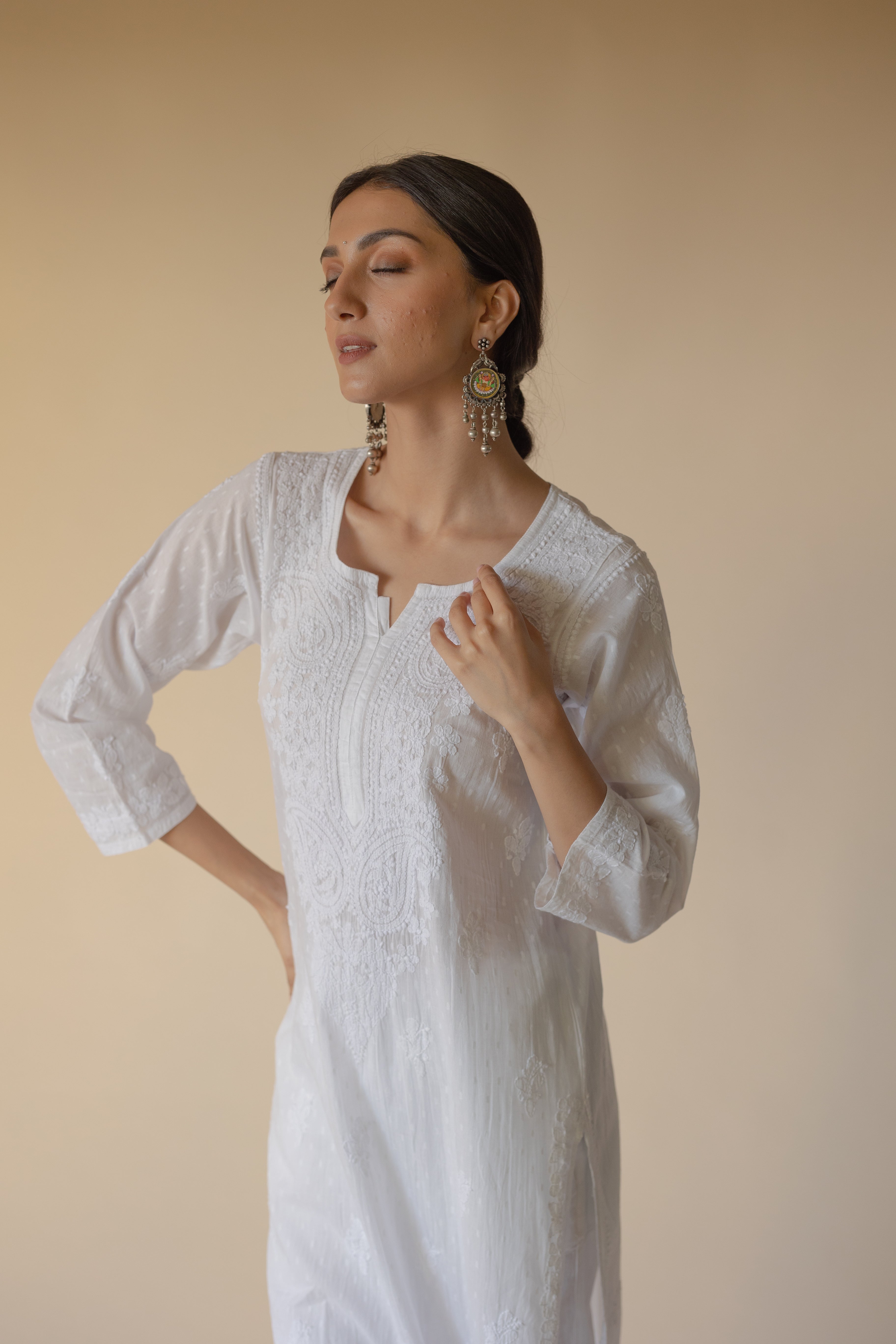 Shiza White Dobby Cotton Hand Embroidered Chikankari Kurta