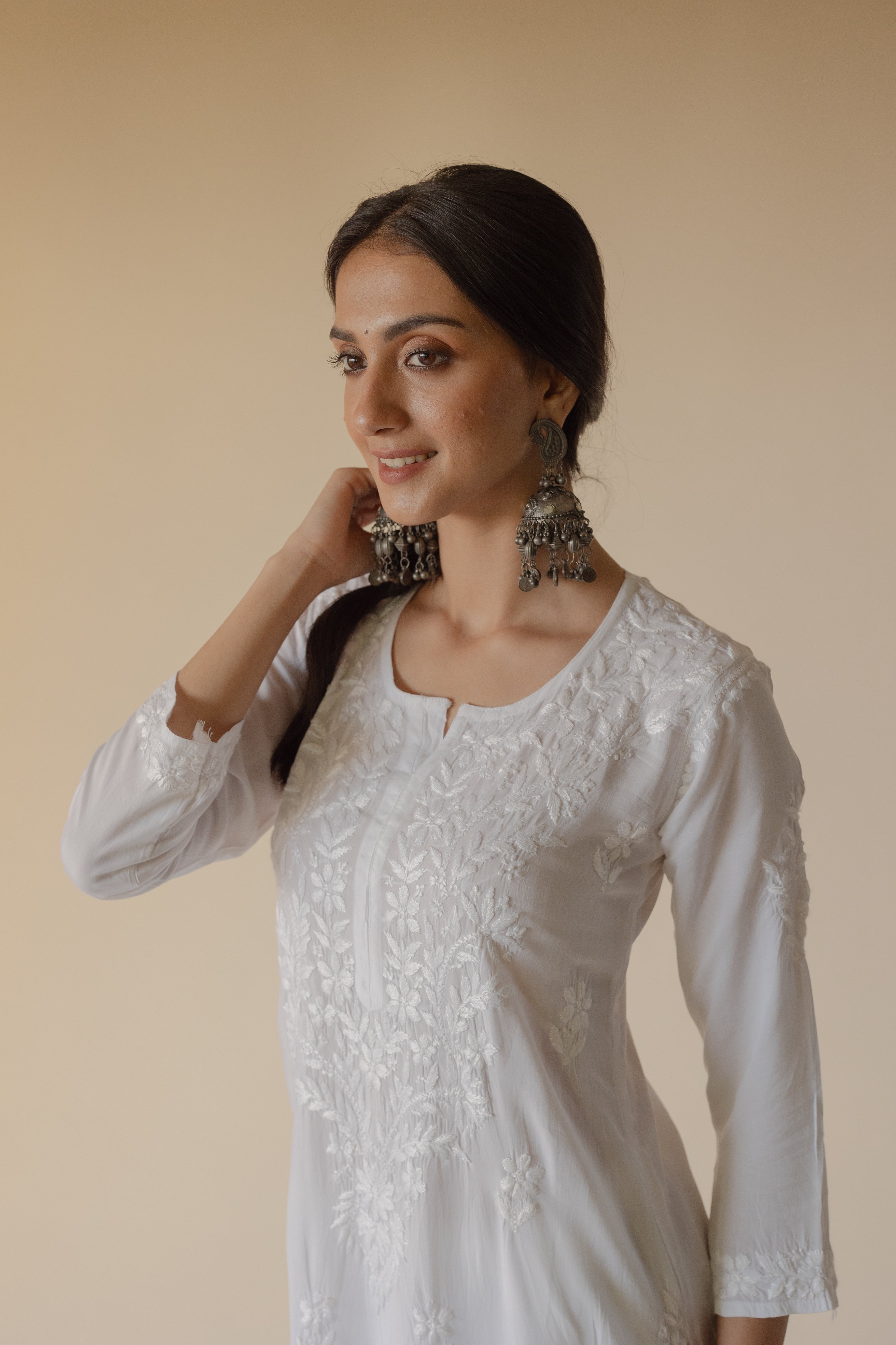 Batool White Modal Hand Embroidered Chikankari Kurta