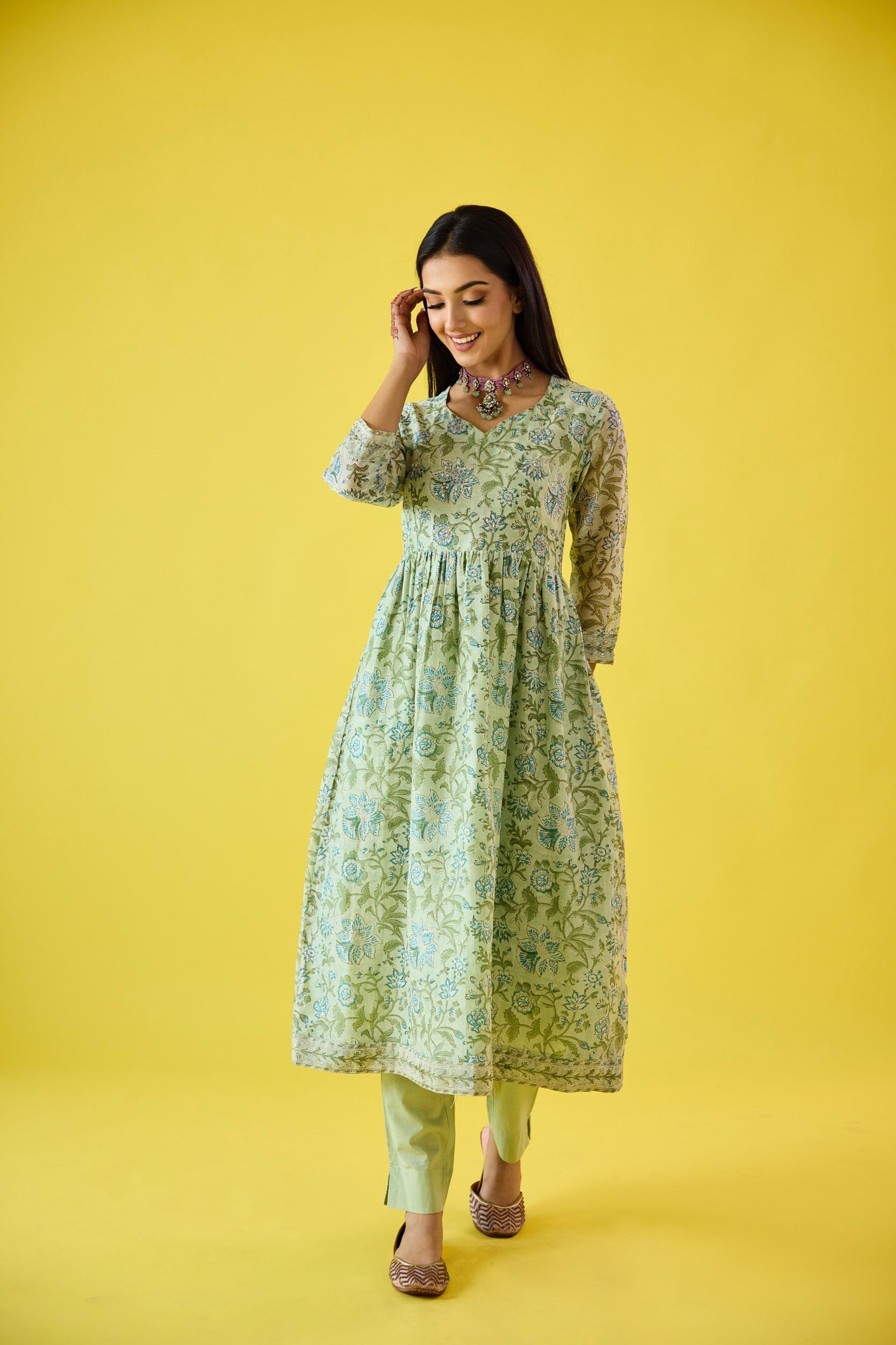 Surmayee Mint Green Chanderi Hand Embellished Kurta Set