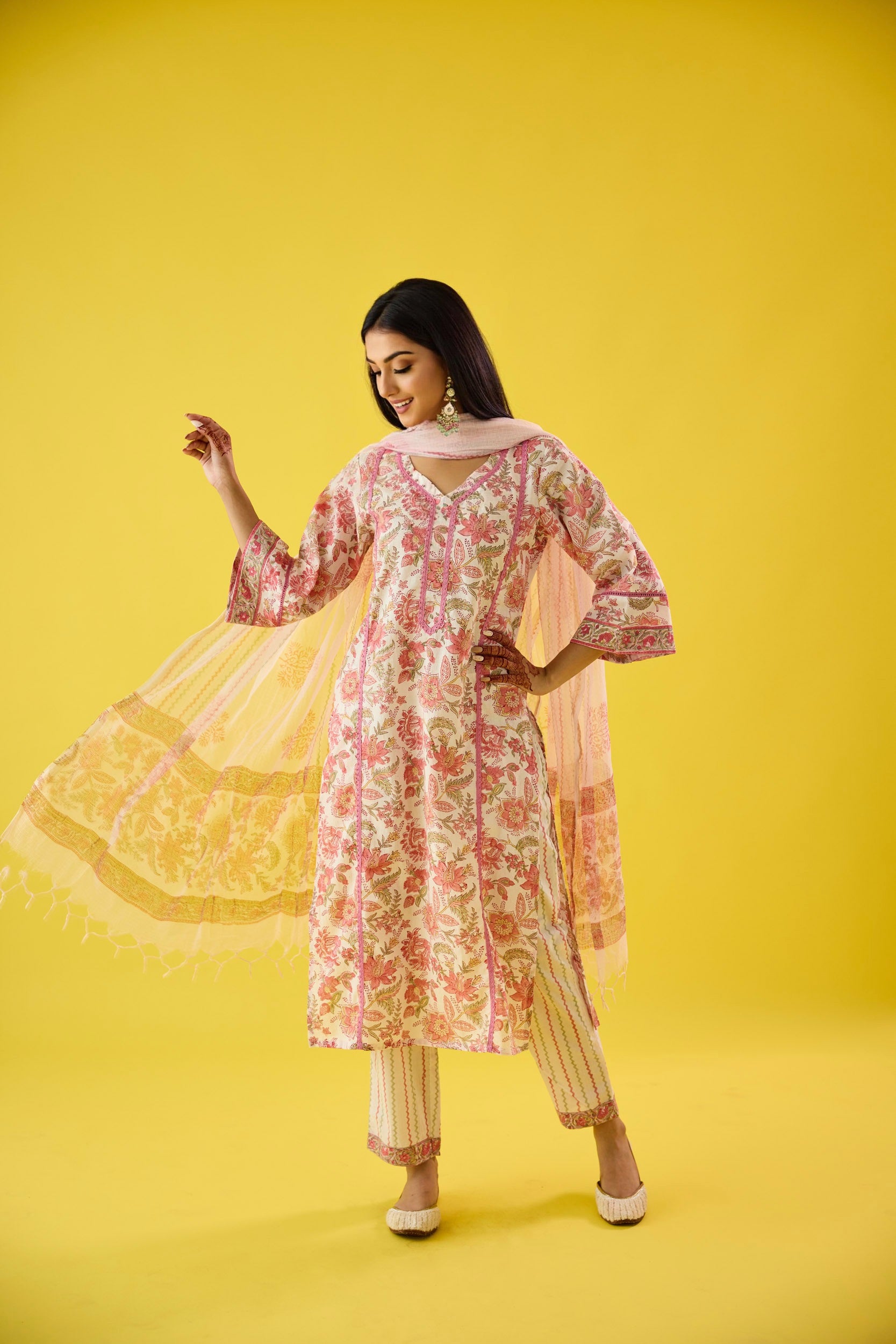 Mehrunissa Pink & White Cotton Kurta Set