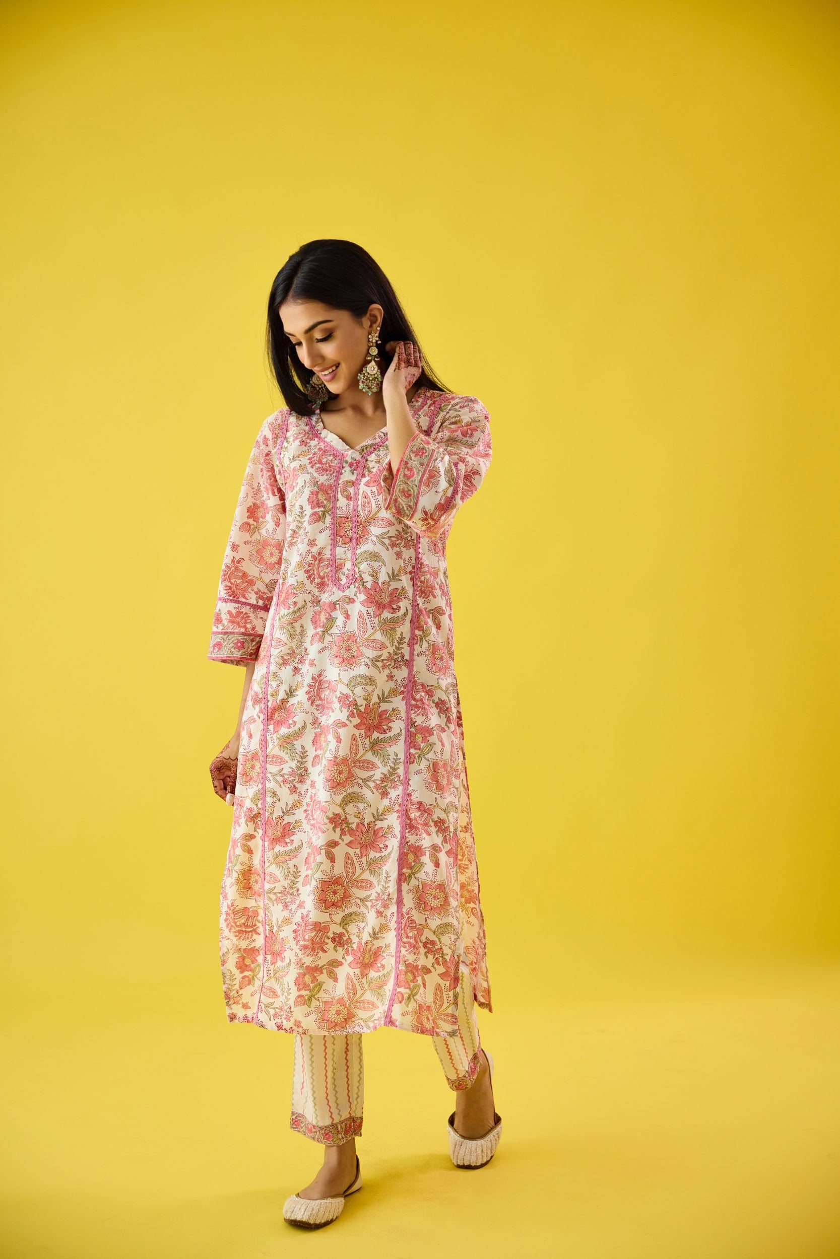 Mehrunissa Pink & White Cotton Kurta Set