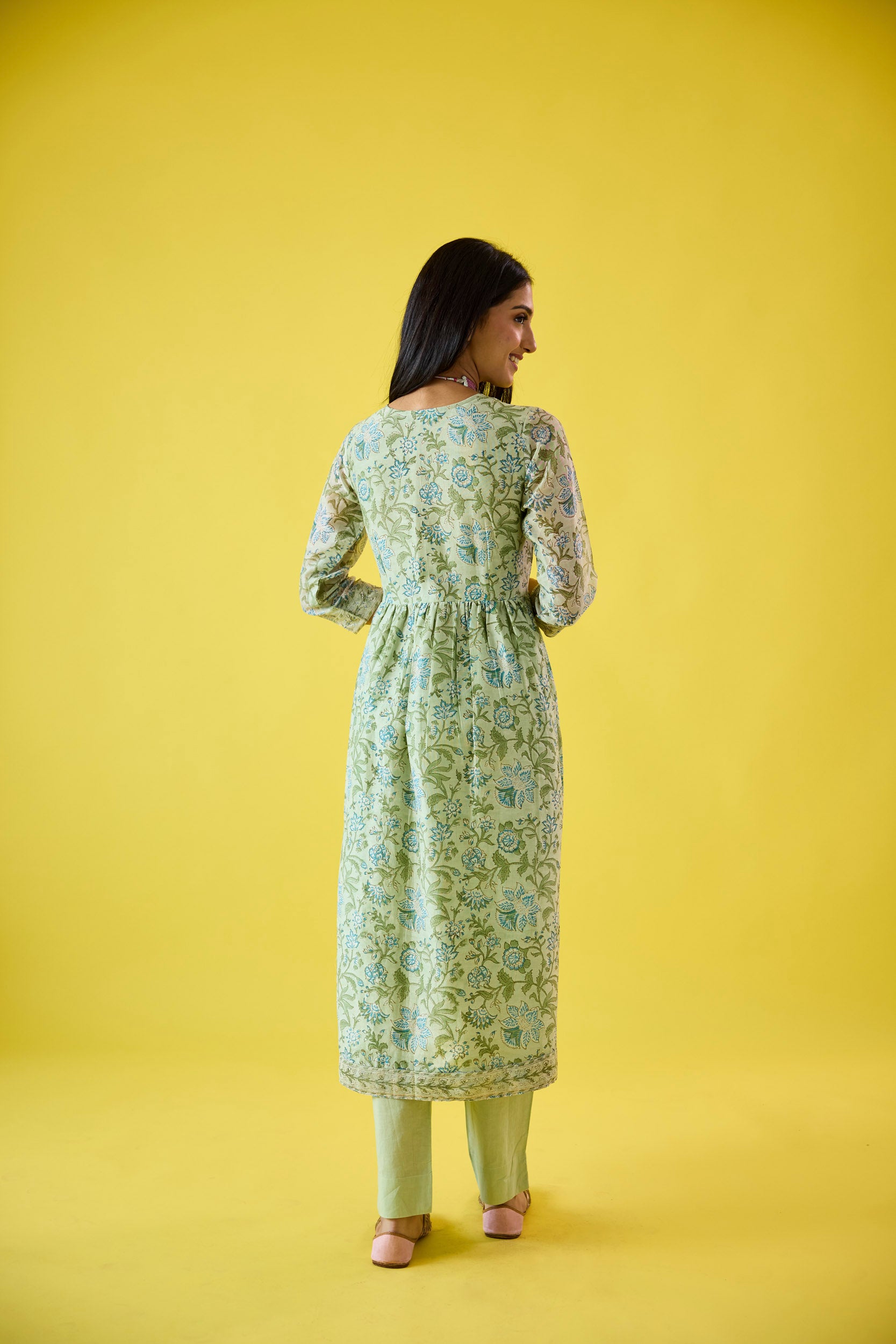 Surmayee Mint Green Chanderi Hand Embellished Kurta Set