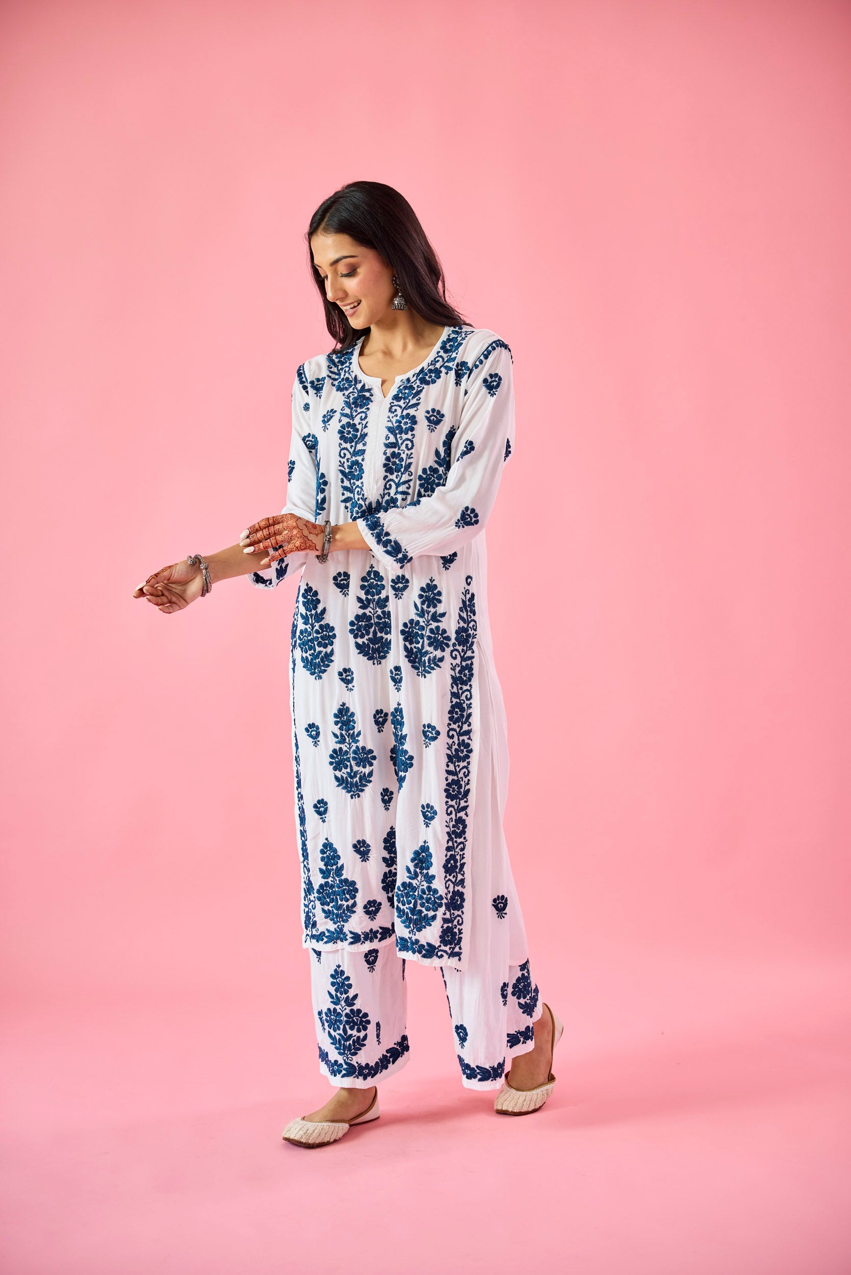 Wazira Blue & White Modal Hand Embroidered Chikankari Kurta & Pant Set