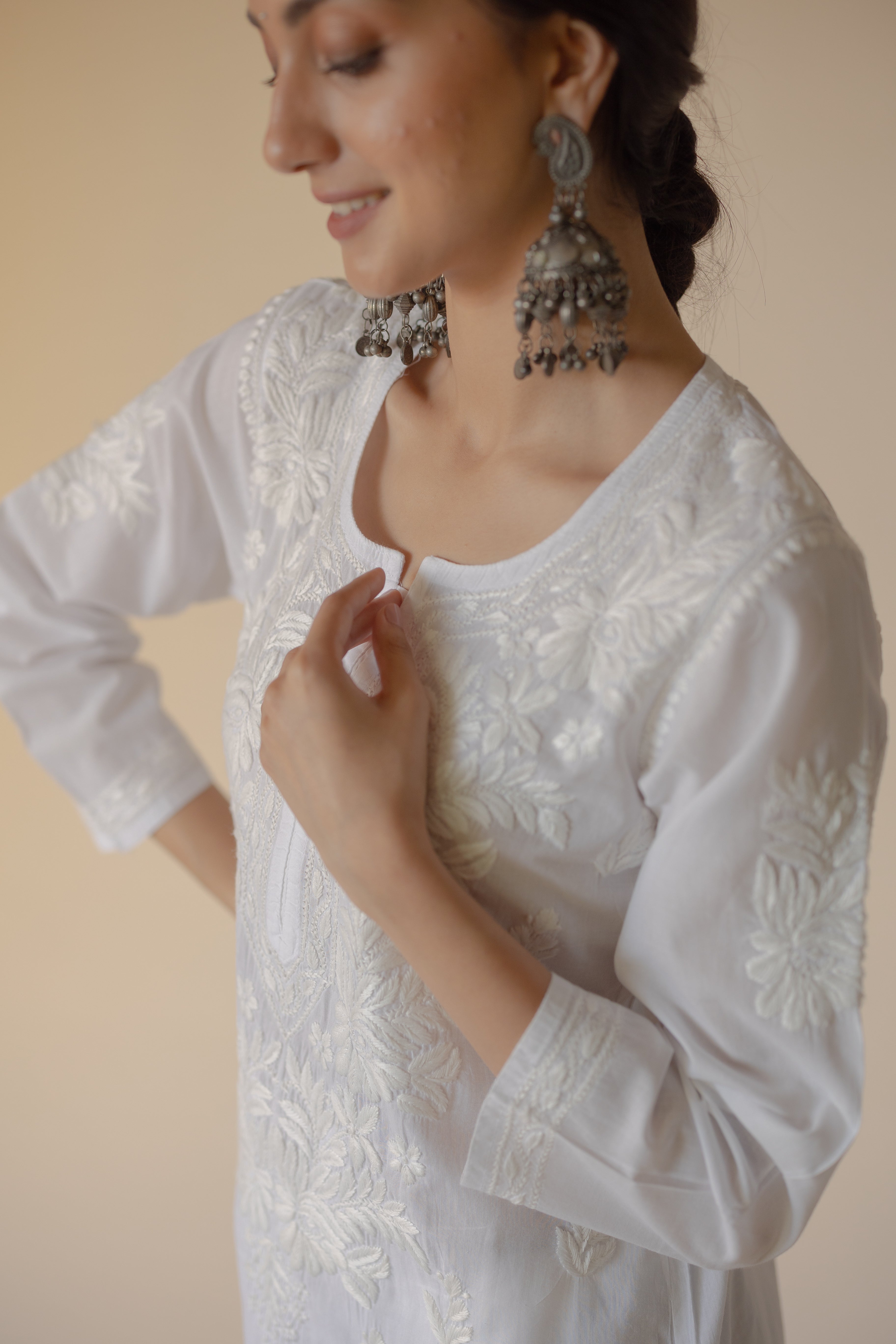 Noori Cotton White Hand Embroidered Chikankari Kurta