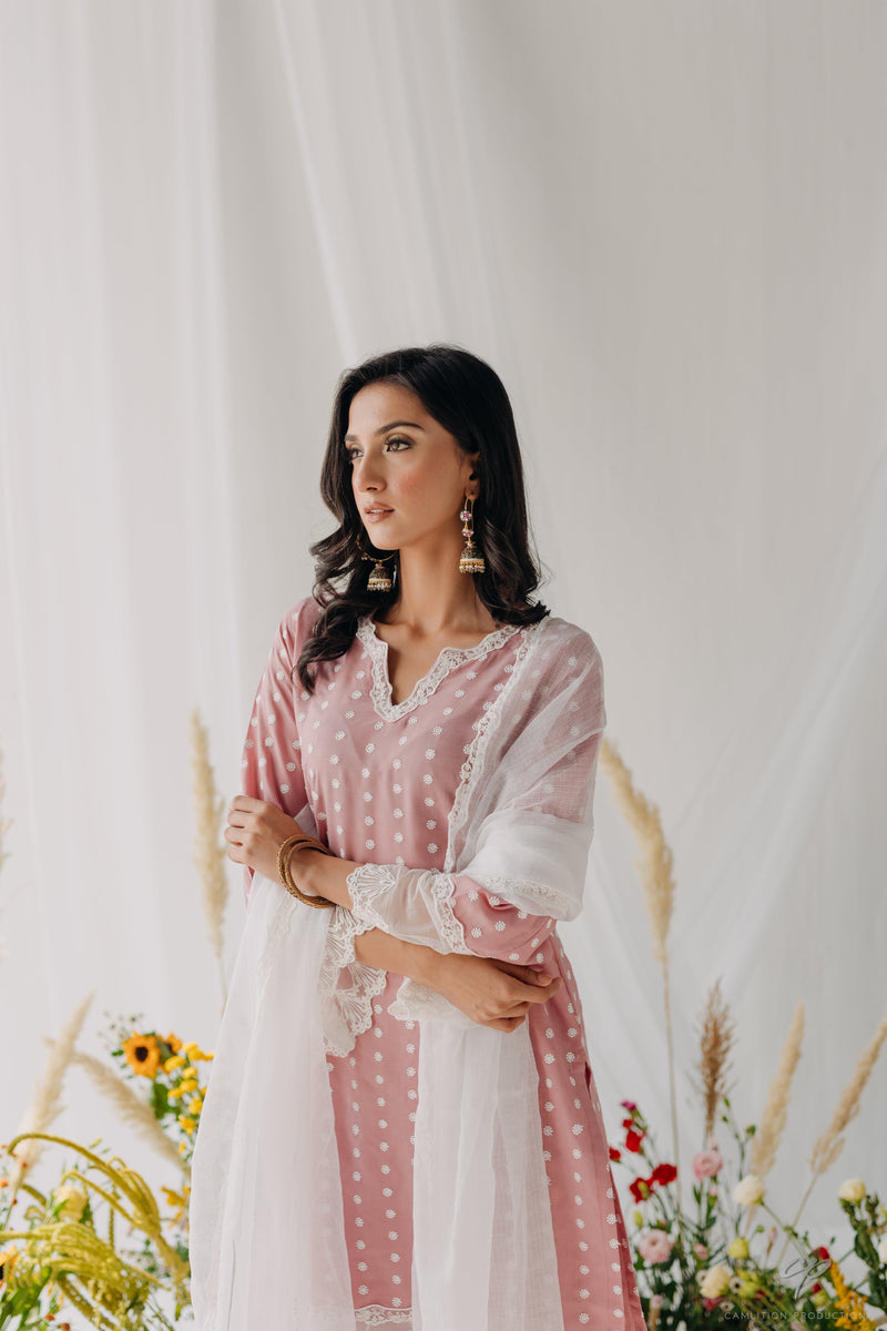 Sara Mulmul Kurta