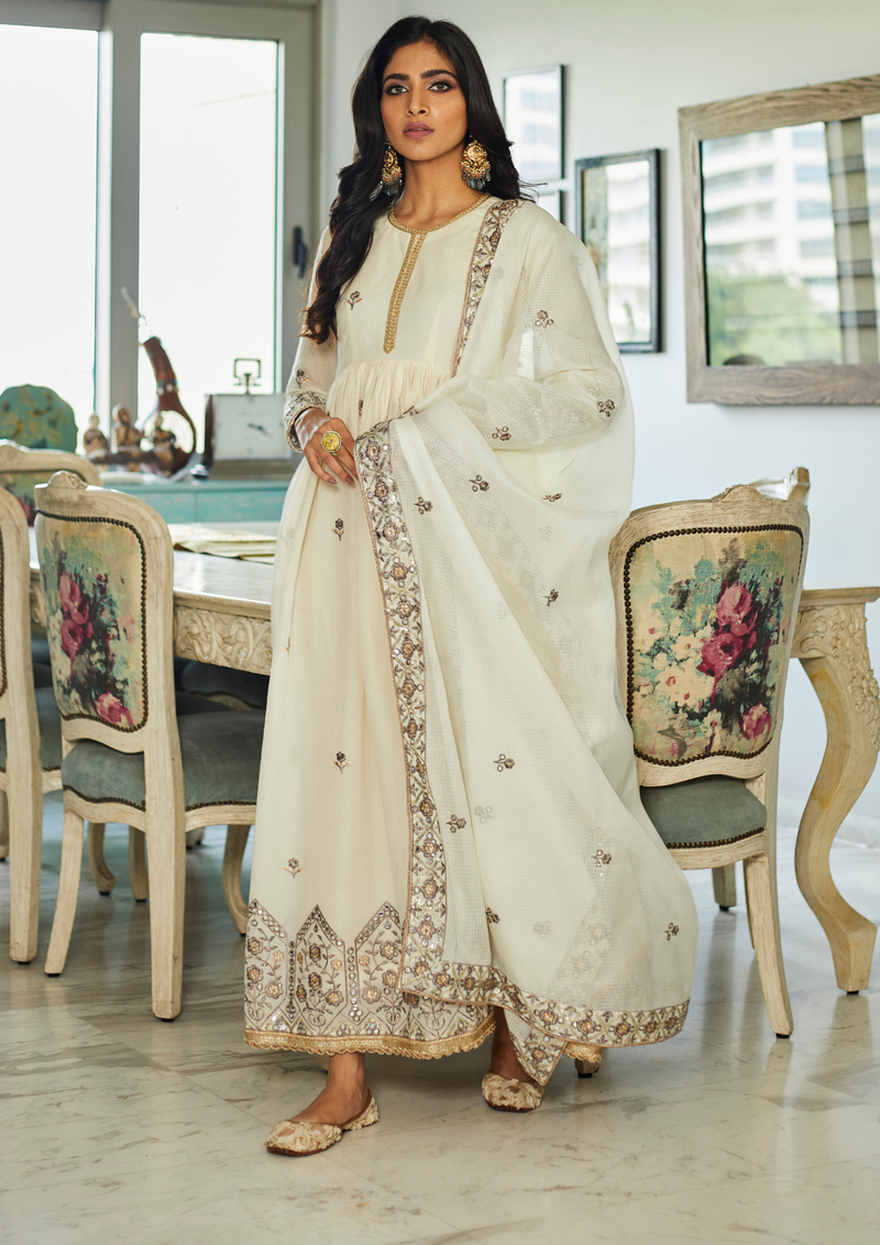 Nargis Anarkali