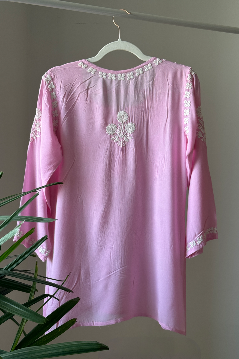 Hand Embroidery Chikankari Linen Kurti - Pink