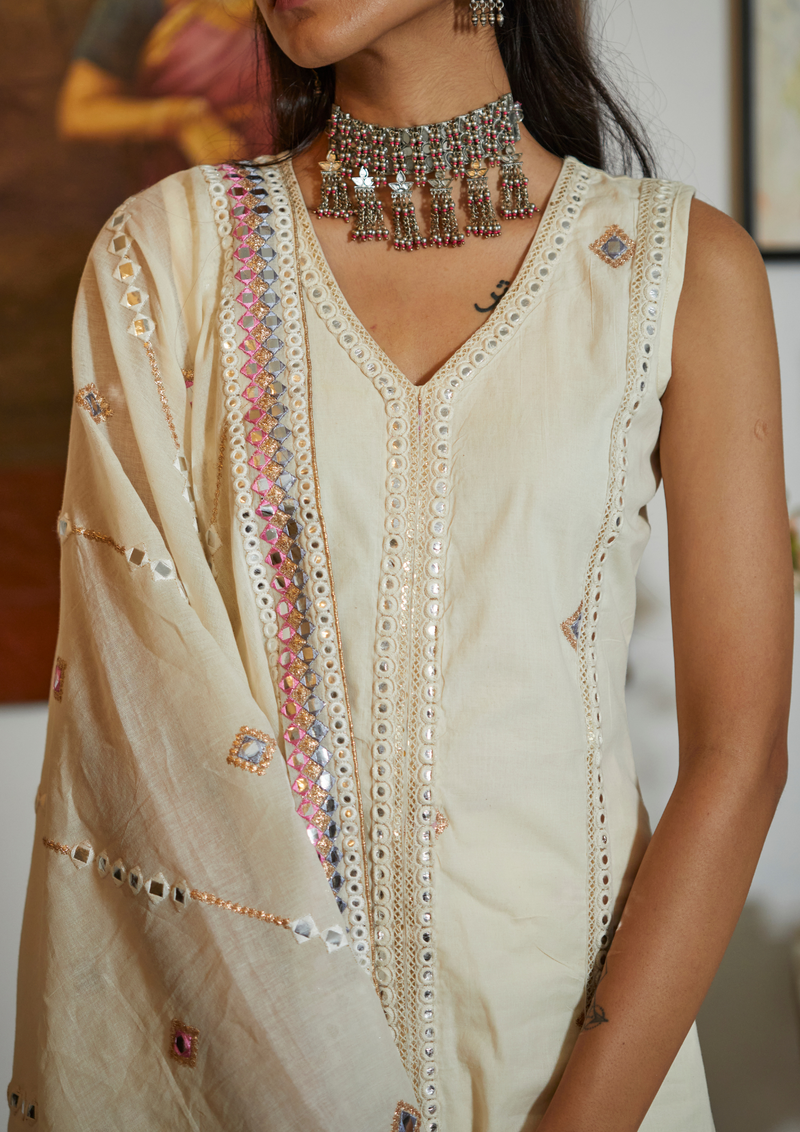 Chaandni Kurta
