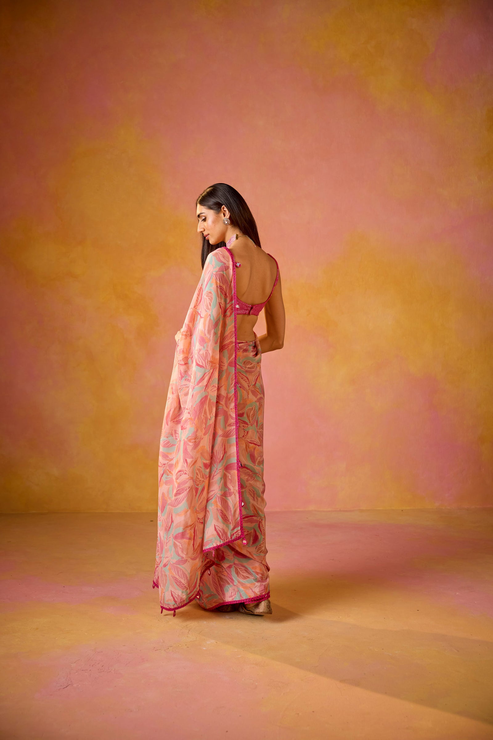 Women's Crepe Pink Printed Designer Saree With Blouse Piece