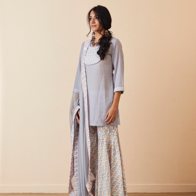 Ayesha Kurta