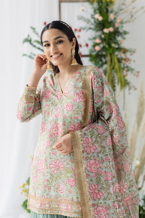 Jasmine Kurti