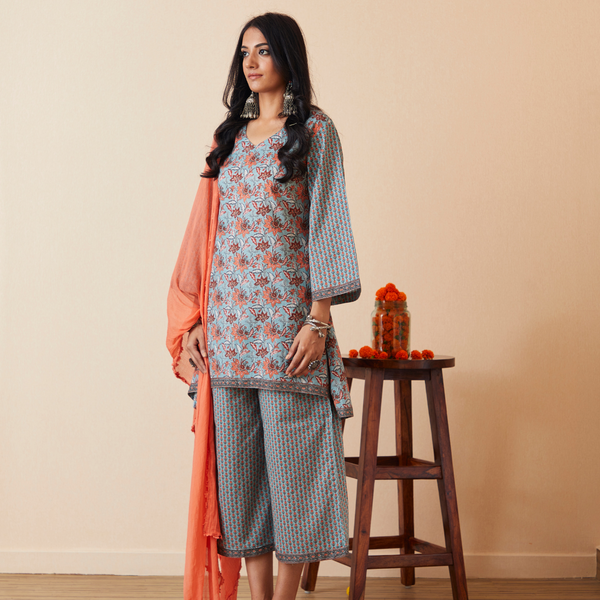 Seher Set of 3 (High Low Kurta, Short Palazzo and Lace Dupatta)