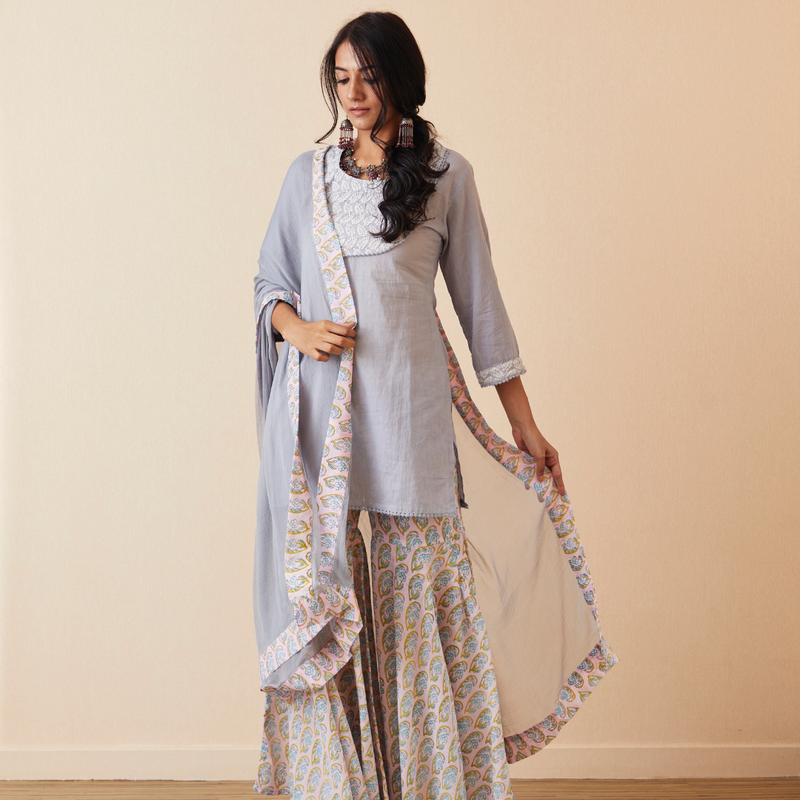 Ayesha Kurta