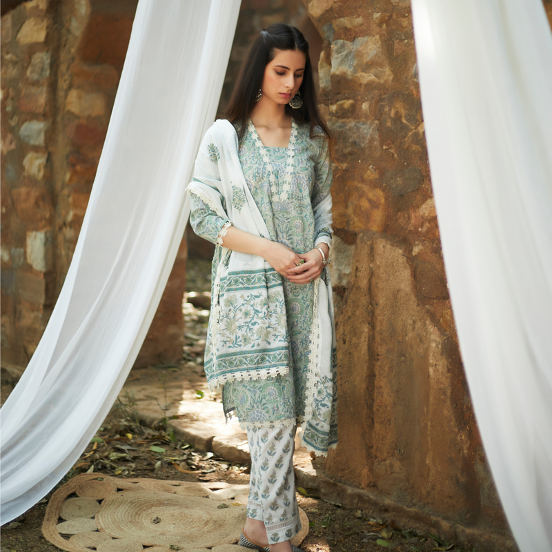 Yasmin Kurta