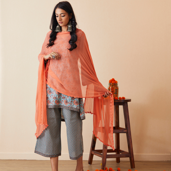 Seher Set of 3 (High Low Kurta, Short Palazzo and Lace Dupatta)