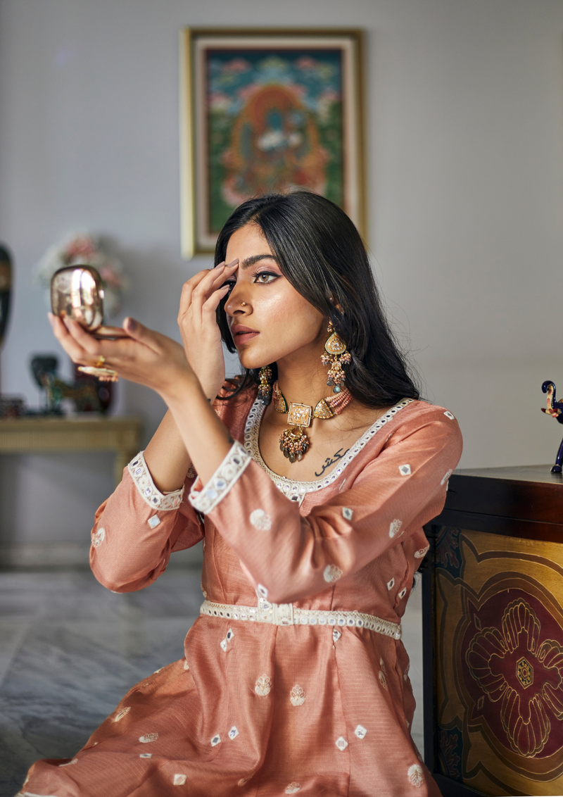 Leila Sharara Set