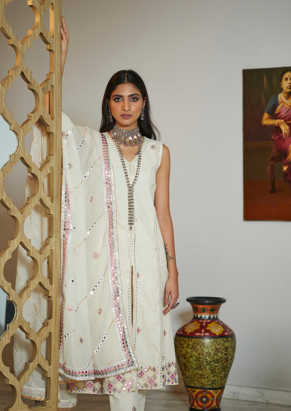 Chaandni Kurta Set
