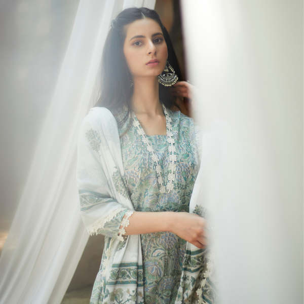 Yasmin Kurta