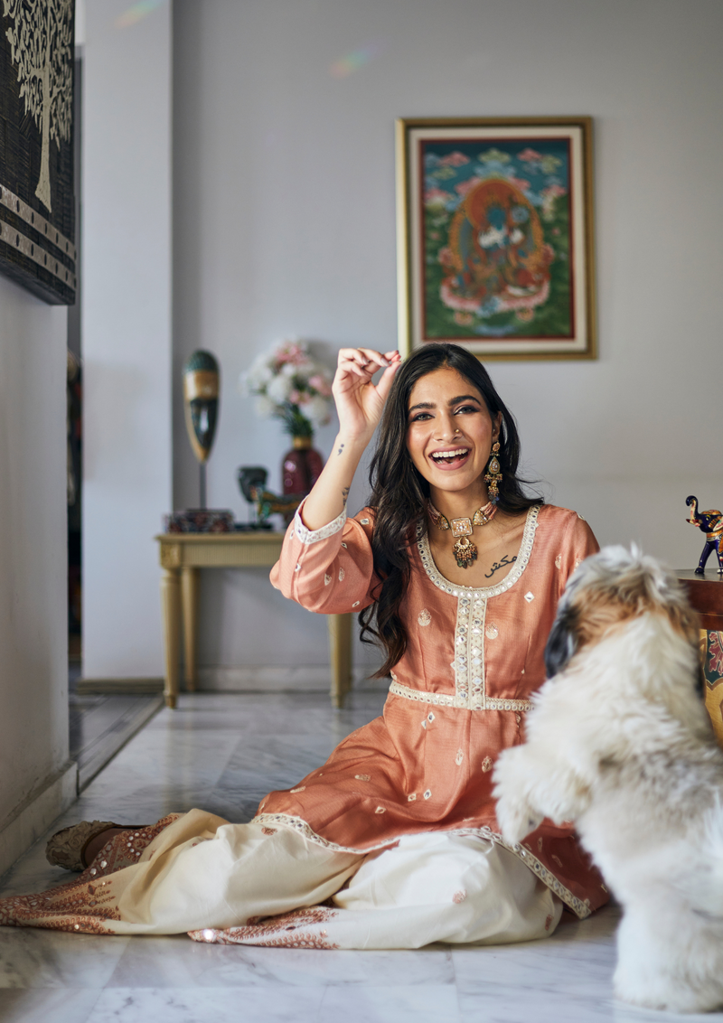 Leila Sharara Set