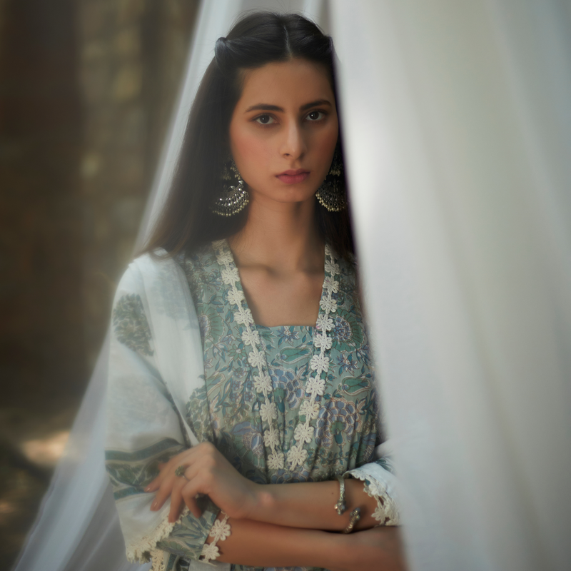 Yasmin Kurta