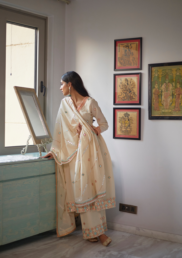 Gulbahaar Kurta Set