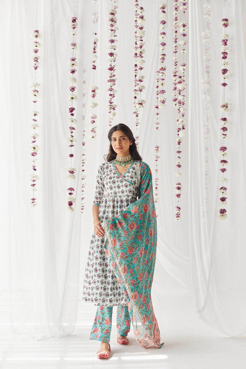Zainab Kurta