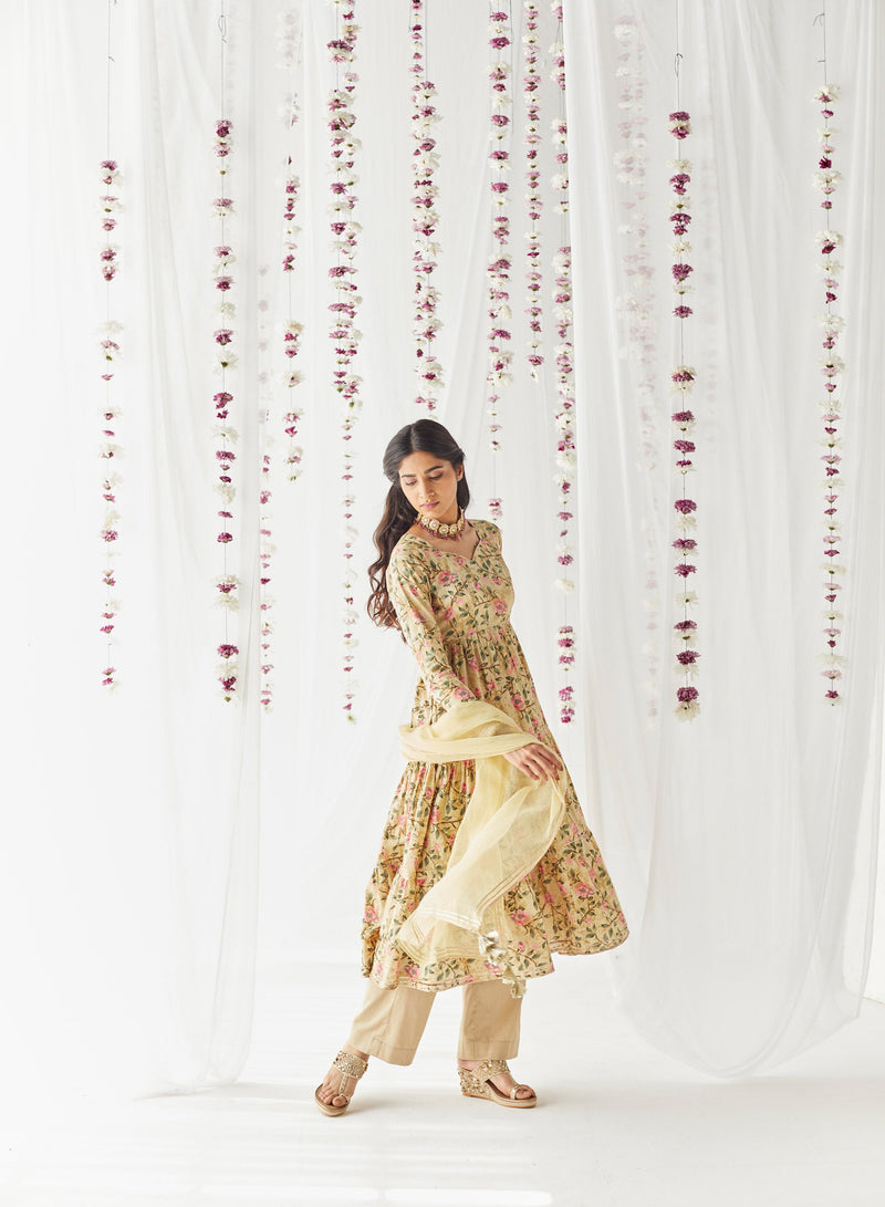 Aliza Kurta