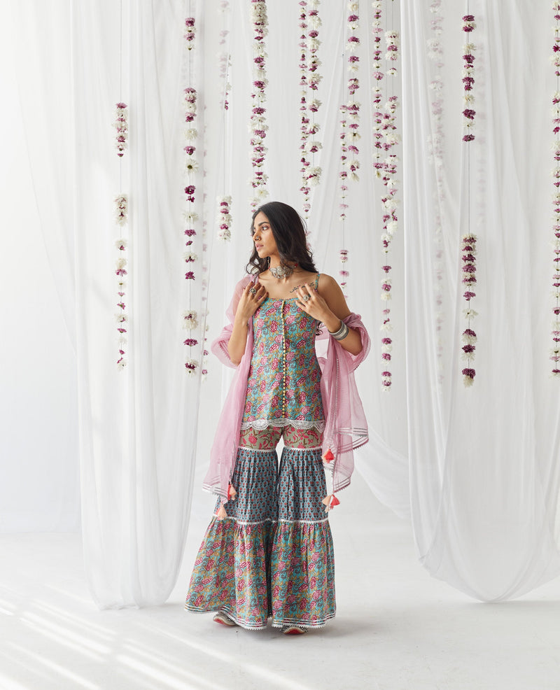 Faiza Kurti