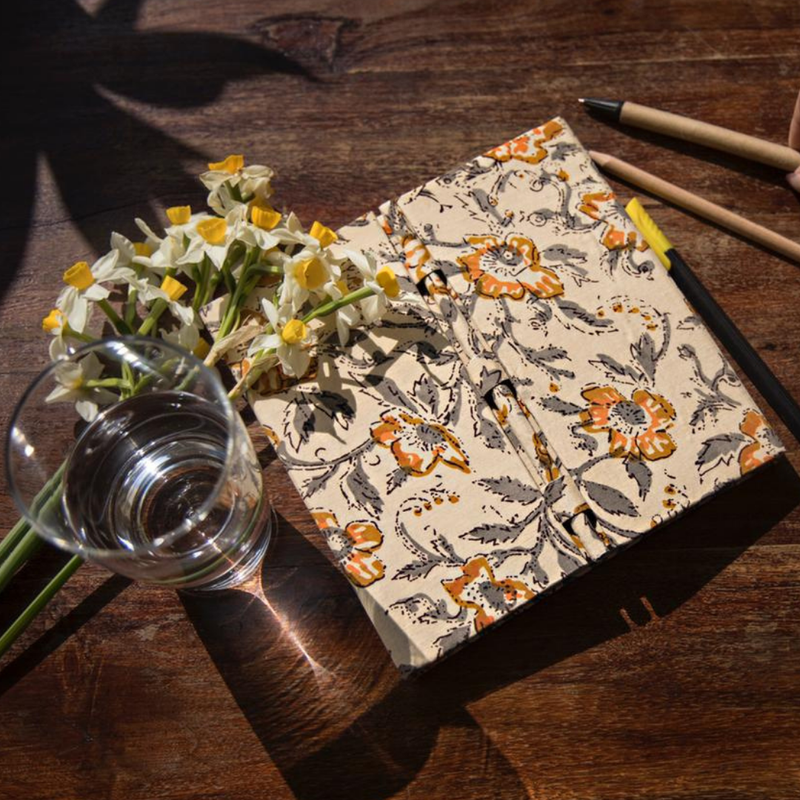 Aisha Pencil Folding Diary