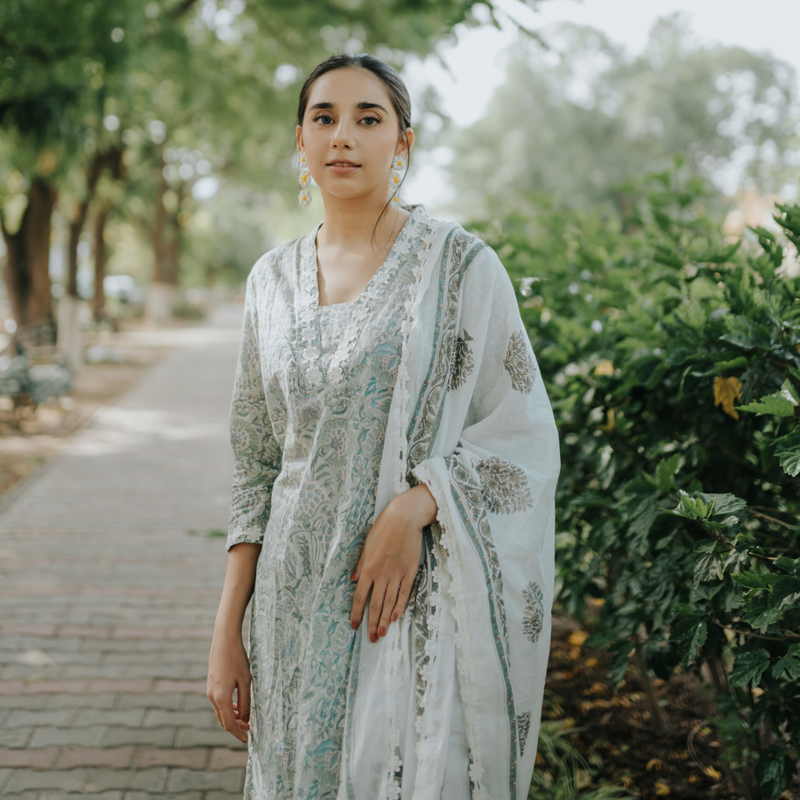 Yasmin Kurta