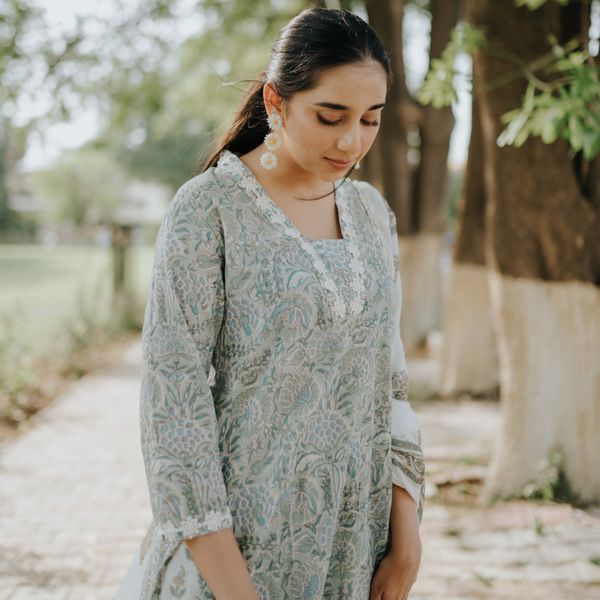 Yasmin Kurta